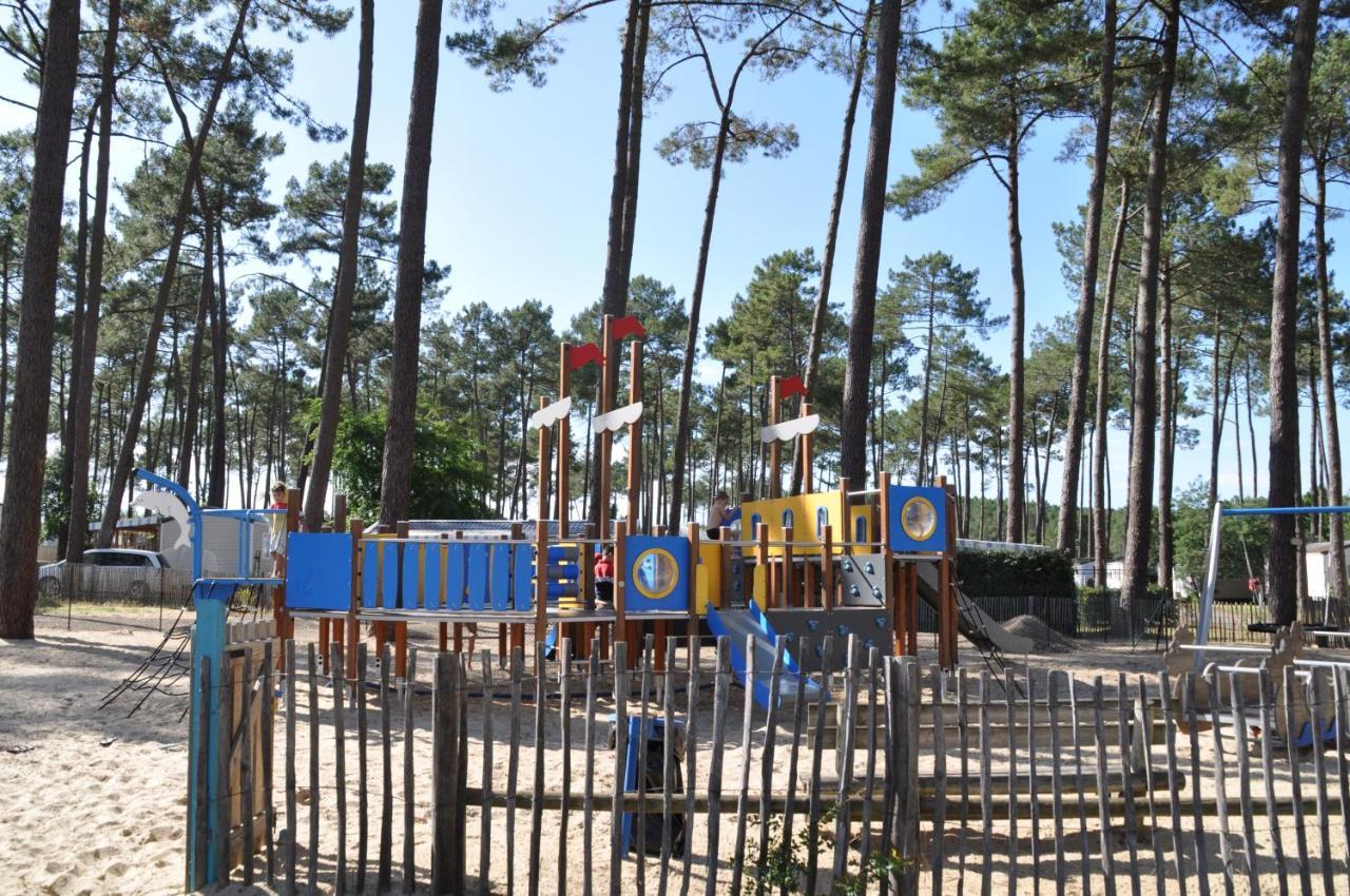 Mobilhome Cote Landaise Les Dunes De Contis 4 Saint-Julien-en-Born Eksteriør bilde